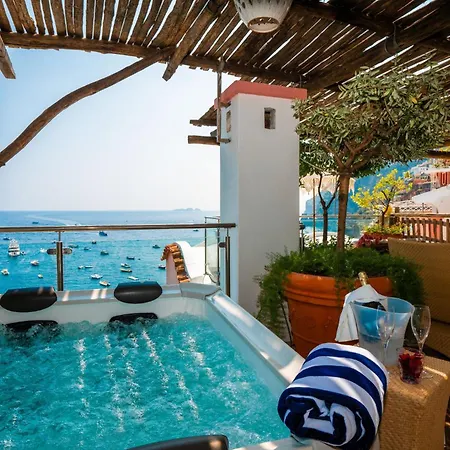 Breathtaking In Heart Of With Stunning Sea Views بيت ضيافة *